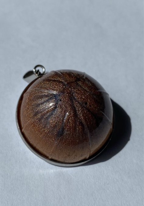 Kettenanhänger Braun