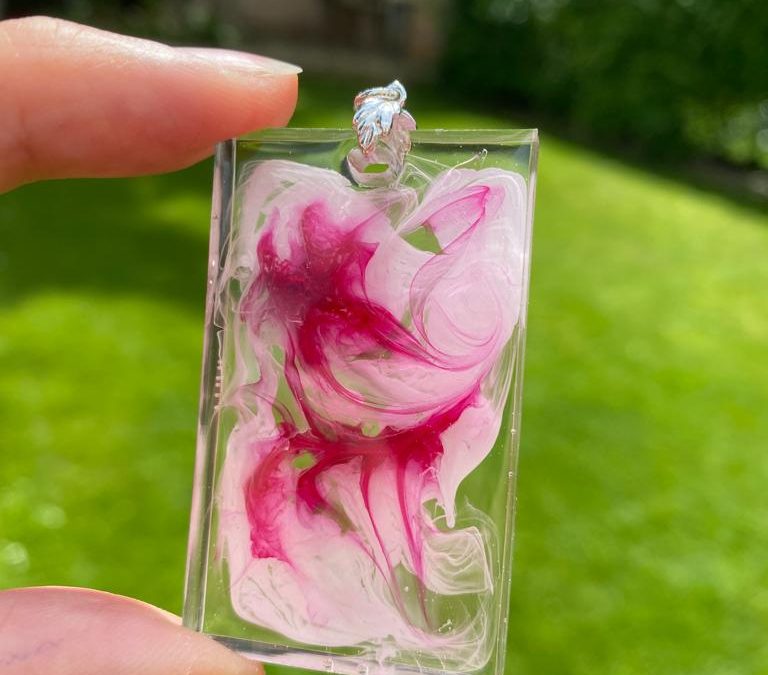 Kettenanhänger Transparent Pink